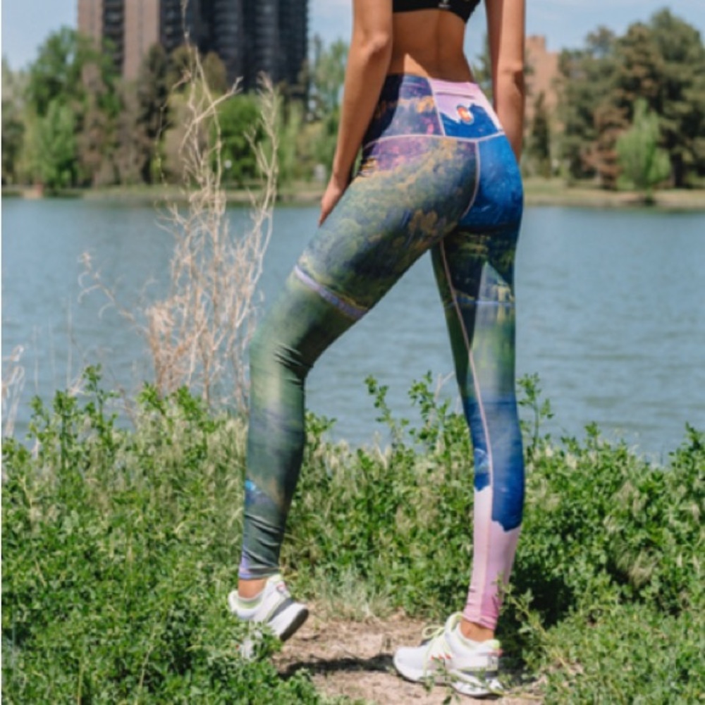 Authentic GET LOST Leggings Size L